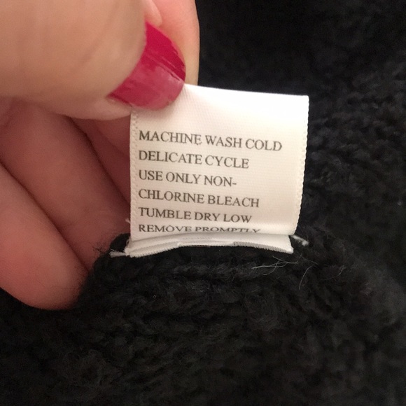 Alliance Knitters Inc Knit Cadigan Black Sweater
Size 2X - Picture 9 of 9